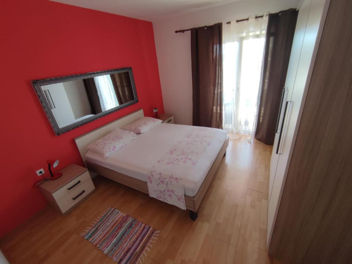 Apartments Laus Zavalatica Exterior photo